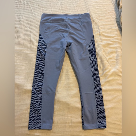 Under Armour heatgear capris - Picture 2 of 6